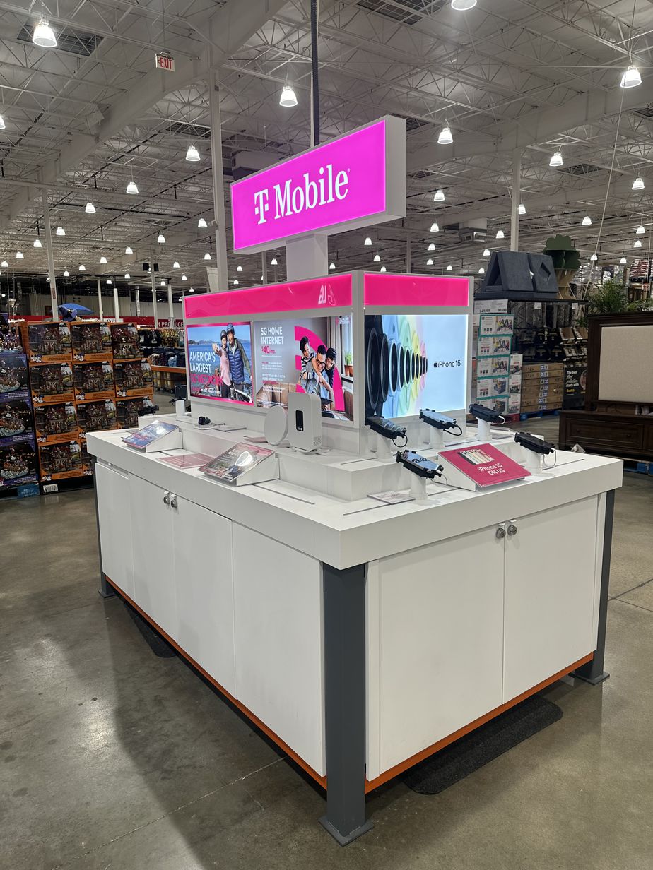 Exterior photo of T-Mobile Store at Costco Fort Myers FL, Fort Myers, FL