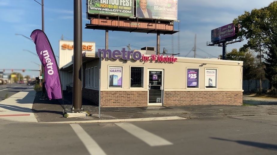 Metro by T-Mobile 3571 W Broad St - 3571 W Broad St 