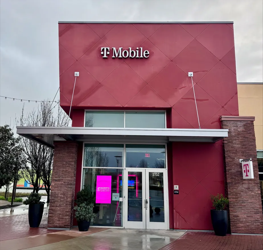  Exterior photo of T-Mobile Store at Fallon Rd & Dublin Blvd, Dublin, CA 
