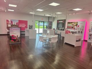 Interior photo of T-Mobile Store at US Hwy 280 & Rt 39, Chelsea, AL