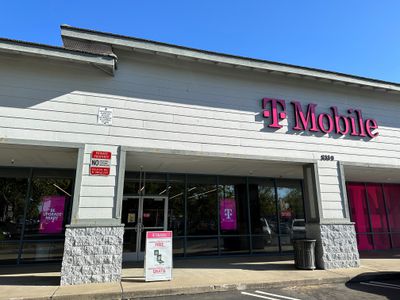 T-Mobile, 8339 Elk Grove Florin Rd, Sacramento, CA 95829, US
