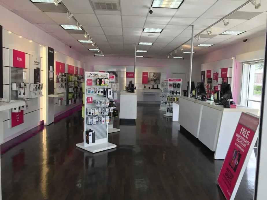 Interior photo of T-Mobile Store at Bellaire & Boone, Houston, TX