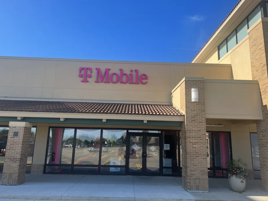  Exterior photo of T-Mobile Store at University Ave & Corporate Dr, West Des Moines, IA 