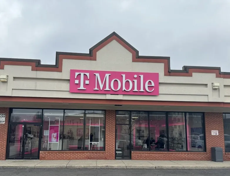 Exterior photo of T-Mobile Store at Irving & Forest Preserve, Chicago, IL