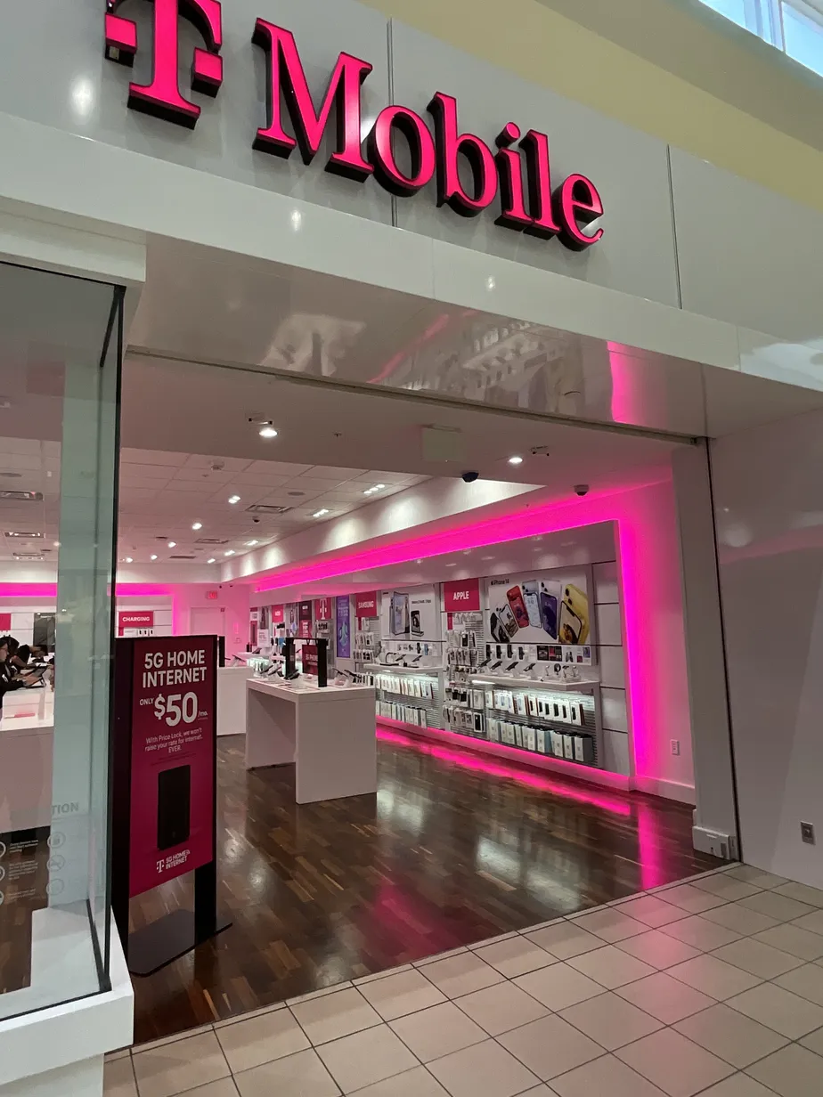 Exterior photo of T-Mobile Store at Treasure Coast, Jensen Beach, FL