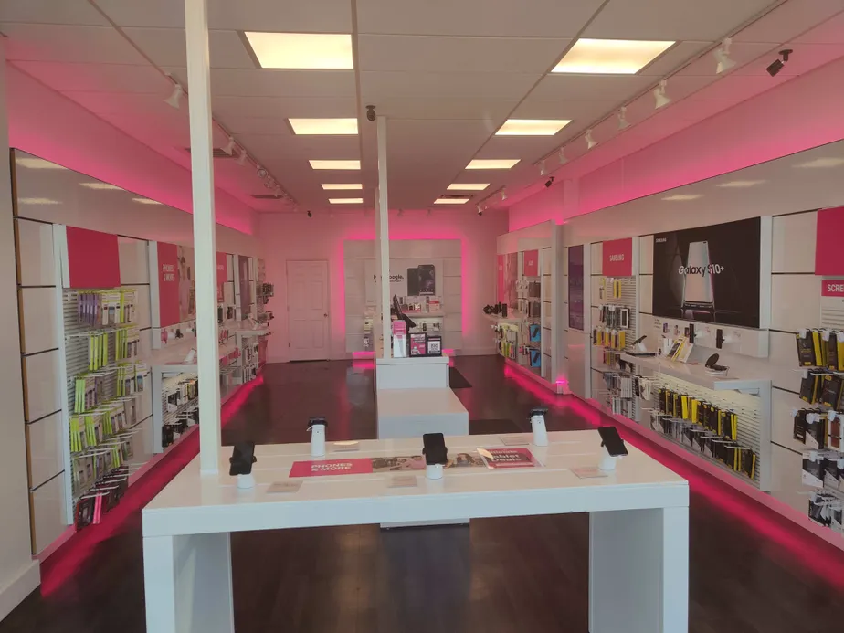 Interior photo of T-Mobile Store at Eastern Bypass & Lancaster Ave, Richmond, KY