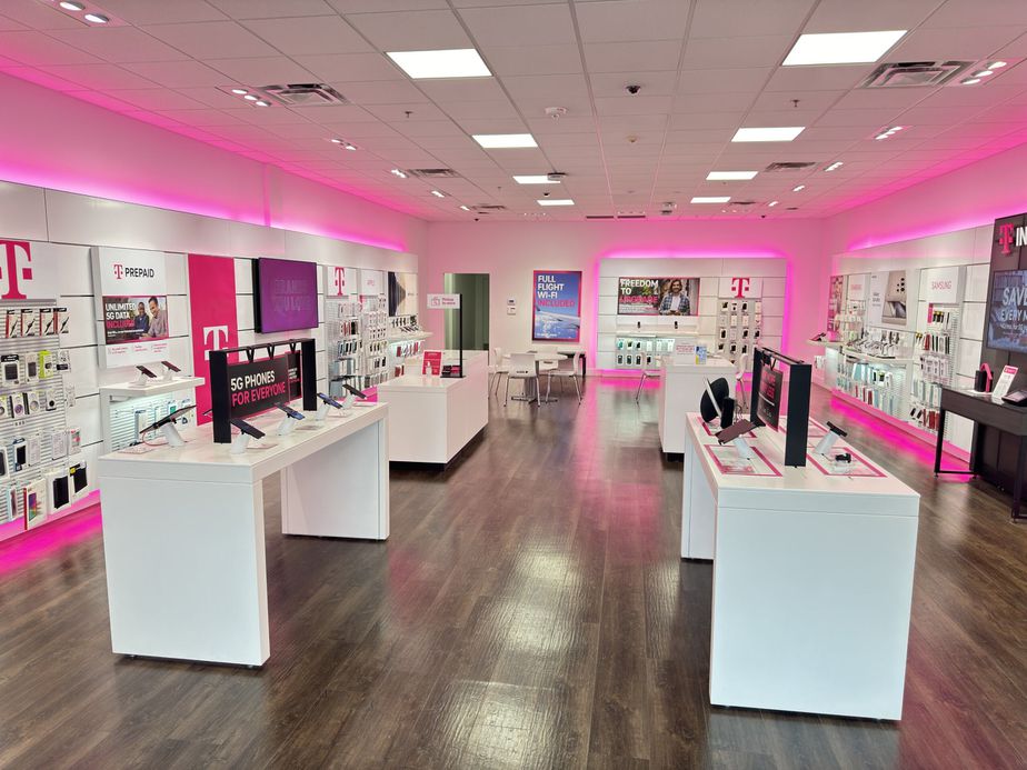 Interior photo of T-Mobile Store at L Street Marketplace, Omaha, NE