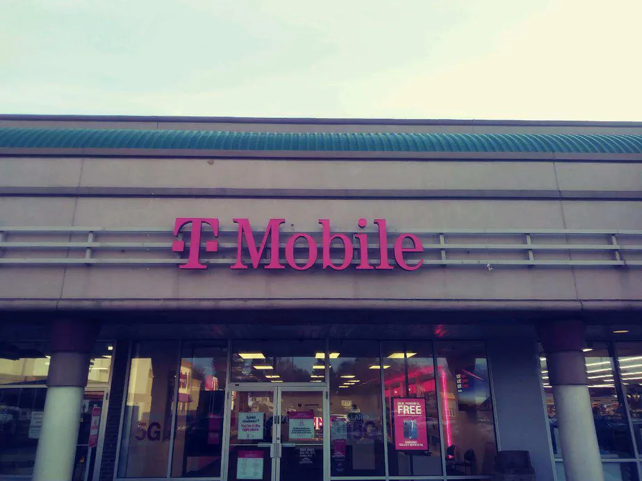 Exterior photo of T-Mobile store at Cottage Grove Rd & N Frontage Rd, Bloomfield, CT