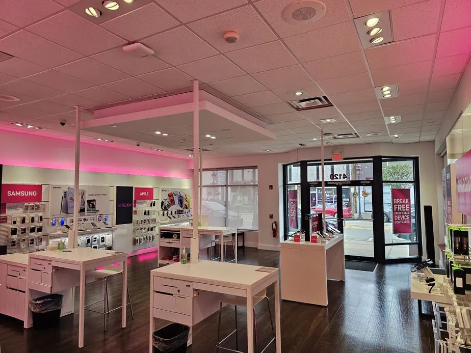  Interior photo of T-Mobile Store at Brownsville Rd & Rt 51, Brentwood, PA 