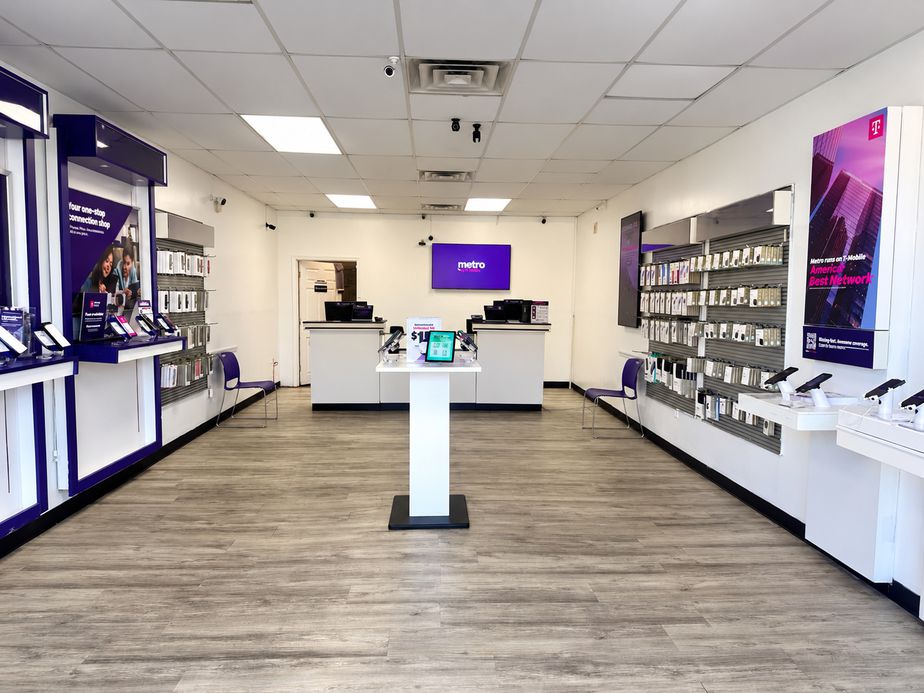 Metro by T-Mobile 14-20 Macdade Blvd - 14-20 Macdade Blvd