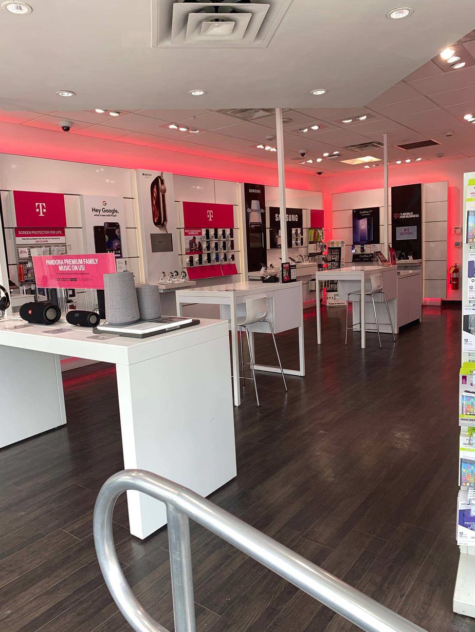  Interior photo of T-Mobile Store at Westbury, Westbury, NY 
