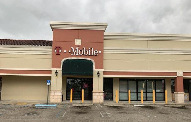 Exterior photo of T-Mobile Store at NE 163rd & NE 16th Ave, North Miami Beach, FL