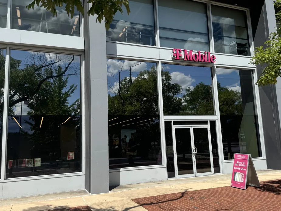  Exterior photo of T-Mobile Store at Pratt & Light, Baltimore, MD 