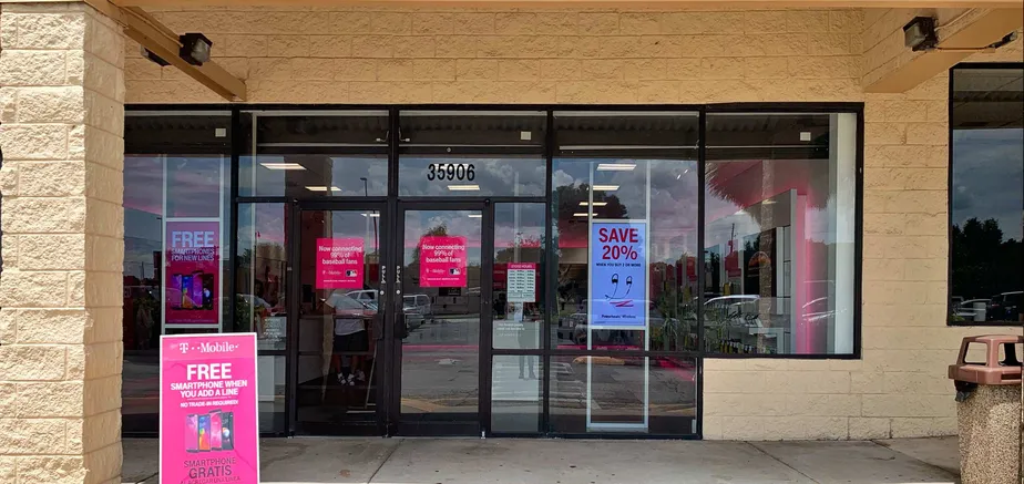 Exterior photo of T-Mobile store at Hwy 27 & Glen Este Blvd, Haines City, FL