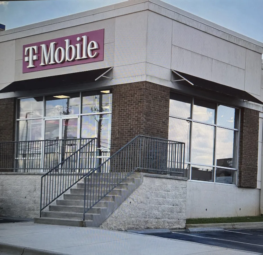 Exterior photo of T-Mobile Store at West Gate, Enterprise, AL 