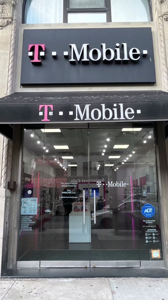 Exterior photo of T-Mobile Store at Atlantic & 4th, Brooklyn, NY