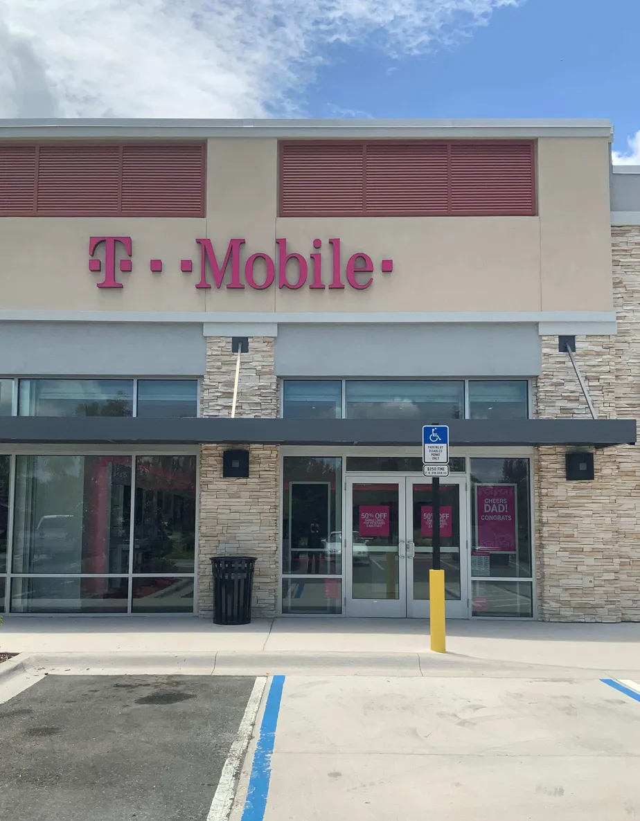 Exterior photo of T-Mobile store at Tagore Pl & Narcoossee Rd, Orlando, FL