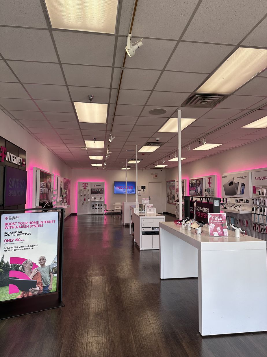 Interior photo of T-Mobile Store at Commerce - Banks Crossing, Commerce, GA