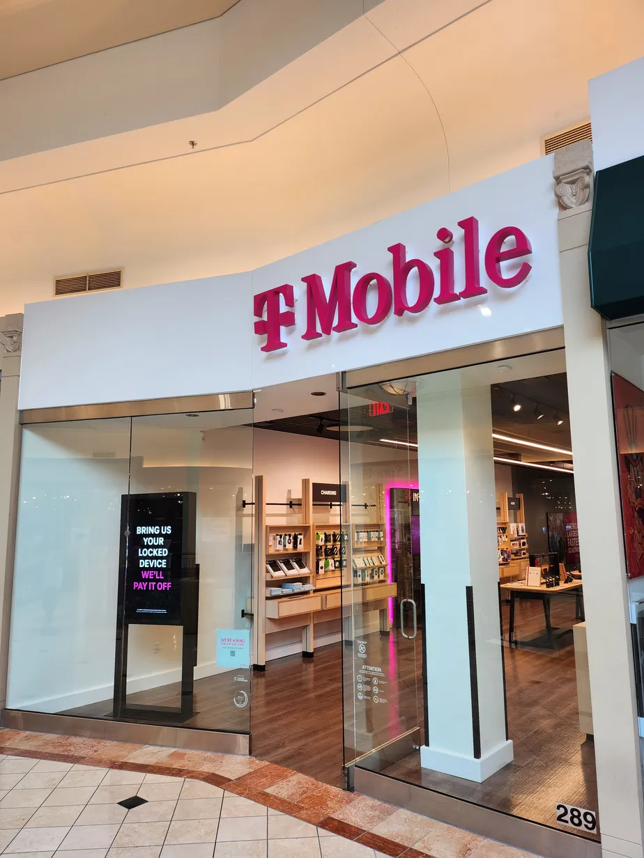 Exterior photo of T-Mobile Store at Wellington Mall, Wellington, FL