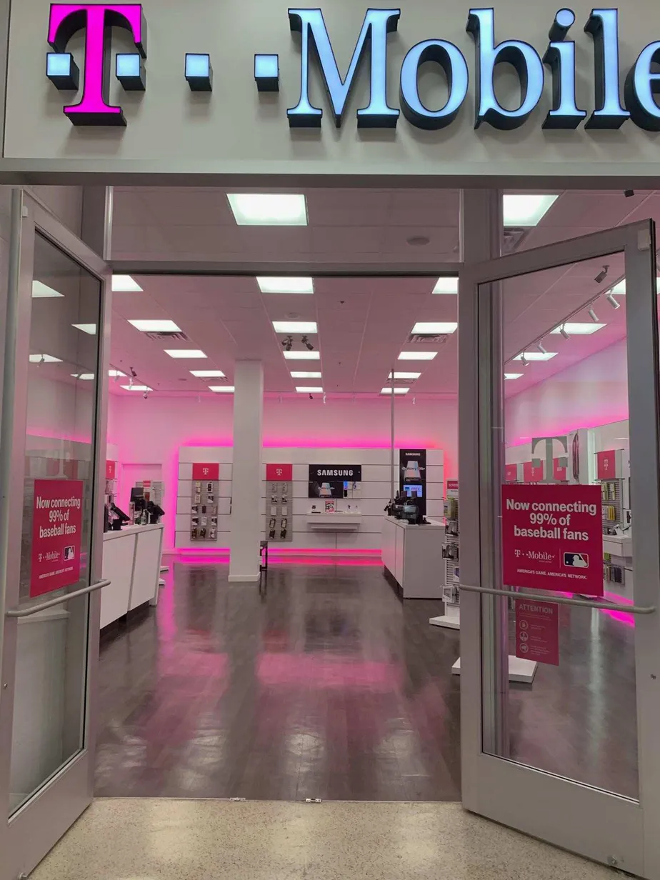 Exterior photo of T-Mobile store at North Hanover Mall, Hanover, PA
