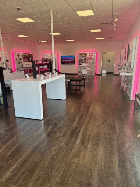 Interior photo of T-Mobile Store at Grand & Winfield, Mount Pleasant, IA