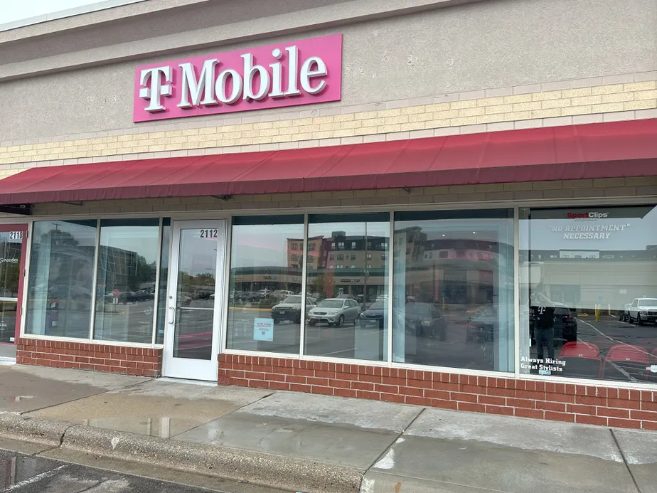 Exterior photo of T-Mobile Store at Highland Park, Saint Paul, MN