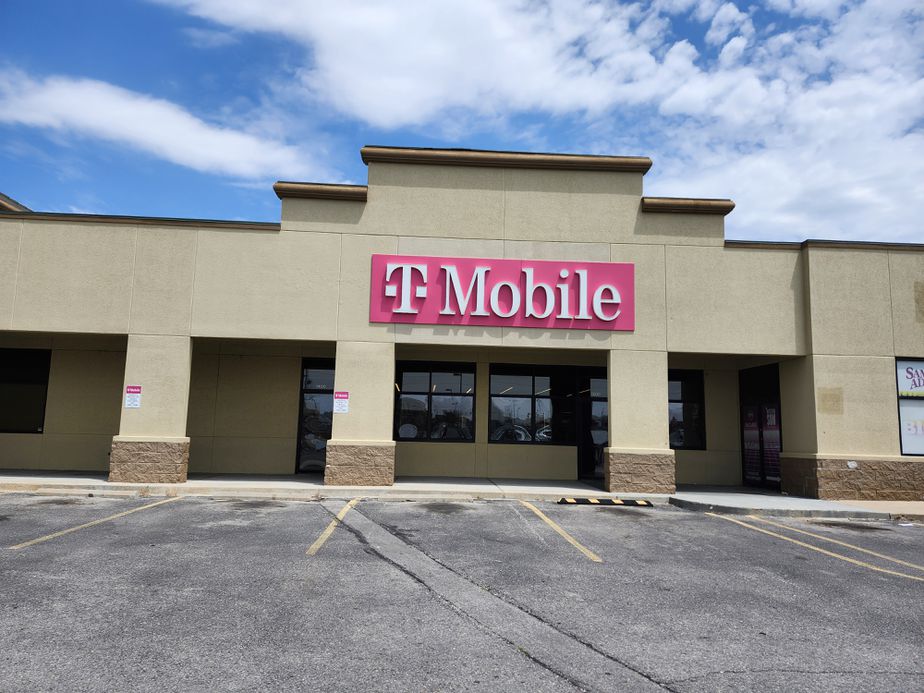 Exterior photo of T-Mobile Store at Maize Rd & N Crestline Ct, Wichita, KS