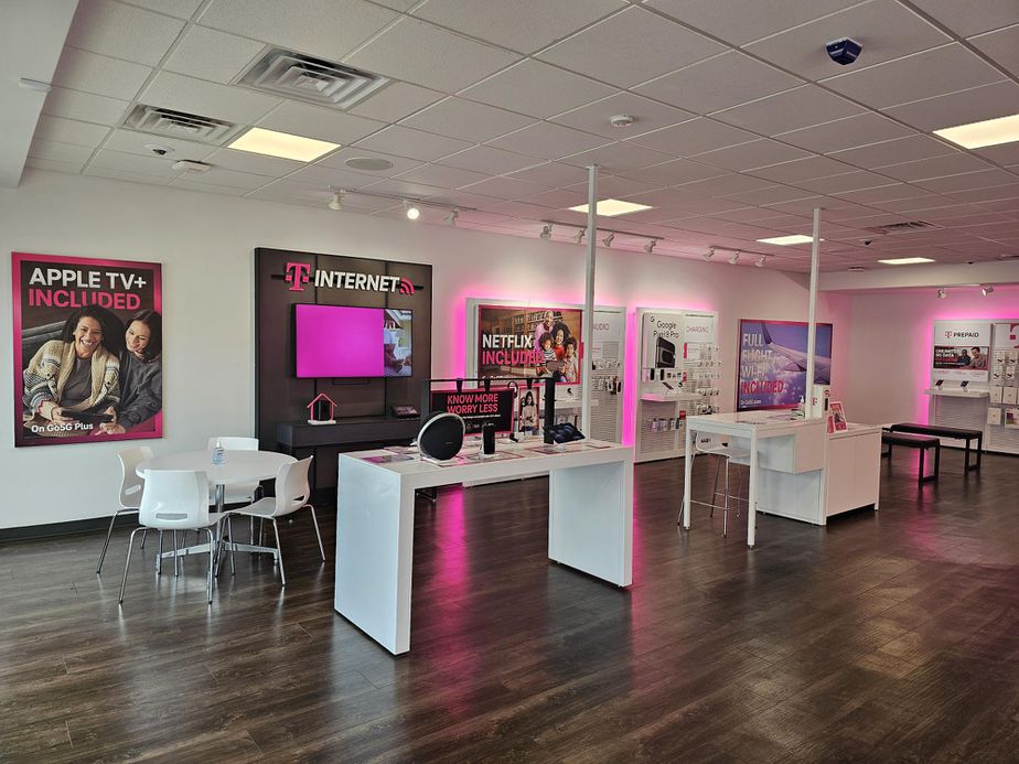 Interior photo of T-Mobile Store at Rt 17 & Park Pl, Paramus, NJ