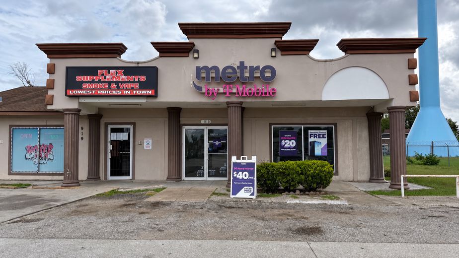 Metro by T-Mobile 919 Freeport St - 919 Freeport St 