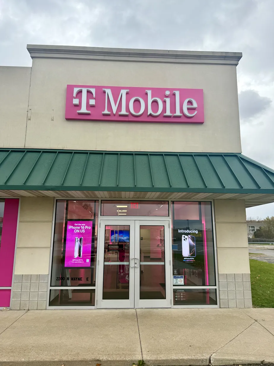  Exterior photo of T-Mobile Store at Wayne & Angola, Angola, IN 