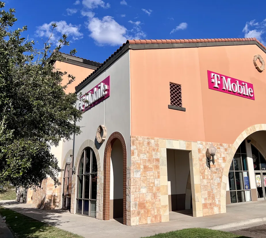 Exterior photo of T-Mobile Store at Independence Plaza, Laredo, TX