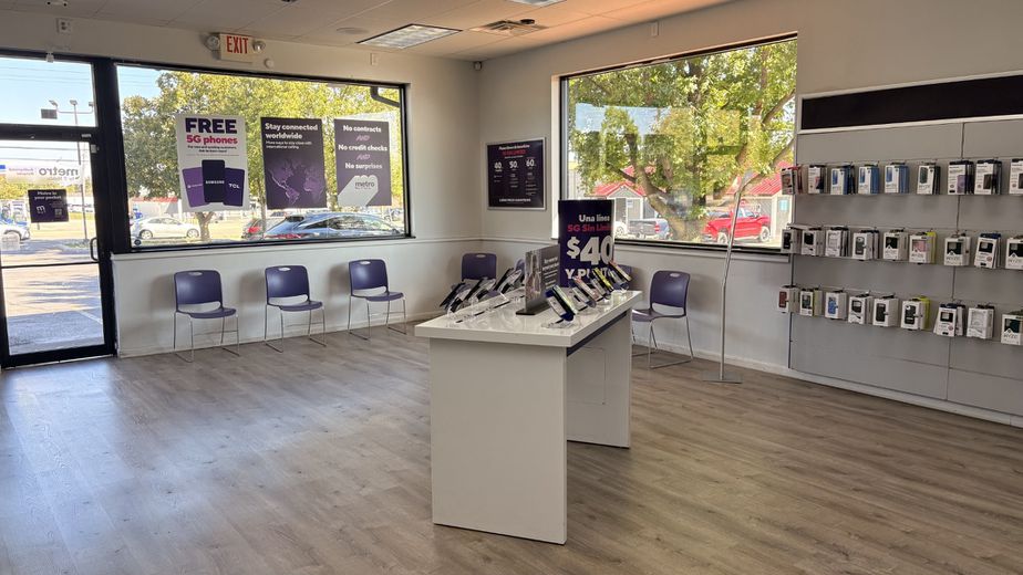 Metro by T-Mobile 3205 Union St - 3205 Union St 