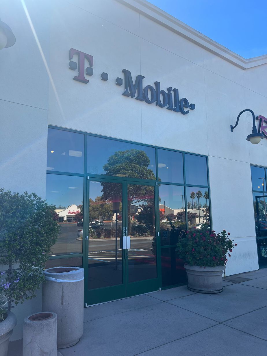 Exterior photo of T-Mobile Store at McCarthy Ranch, Milpitas, CA