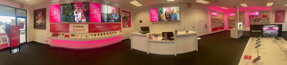 Interior photo of T-Mobile Store at Jackson St, Alexandria, LA 