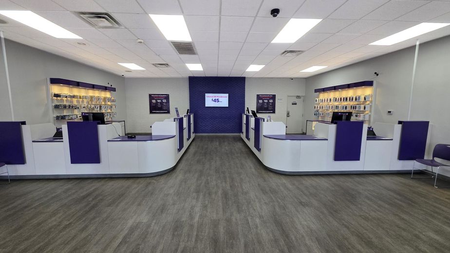 Metro by T-Mobile 818 E. Abram St - 818 E. Abram St 