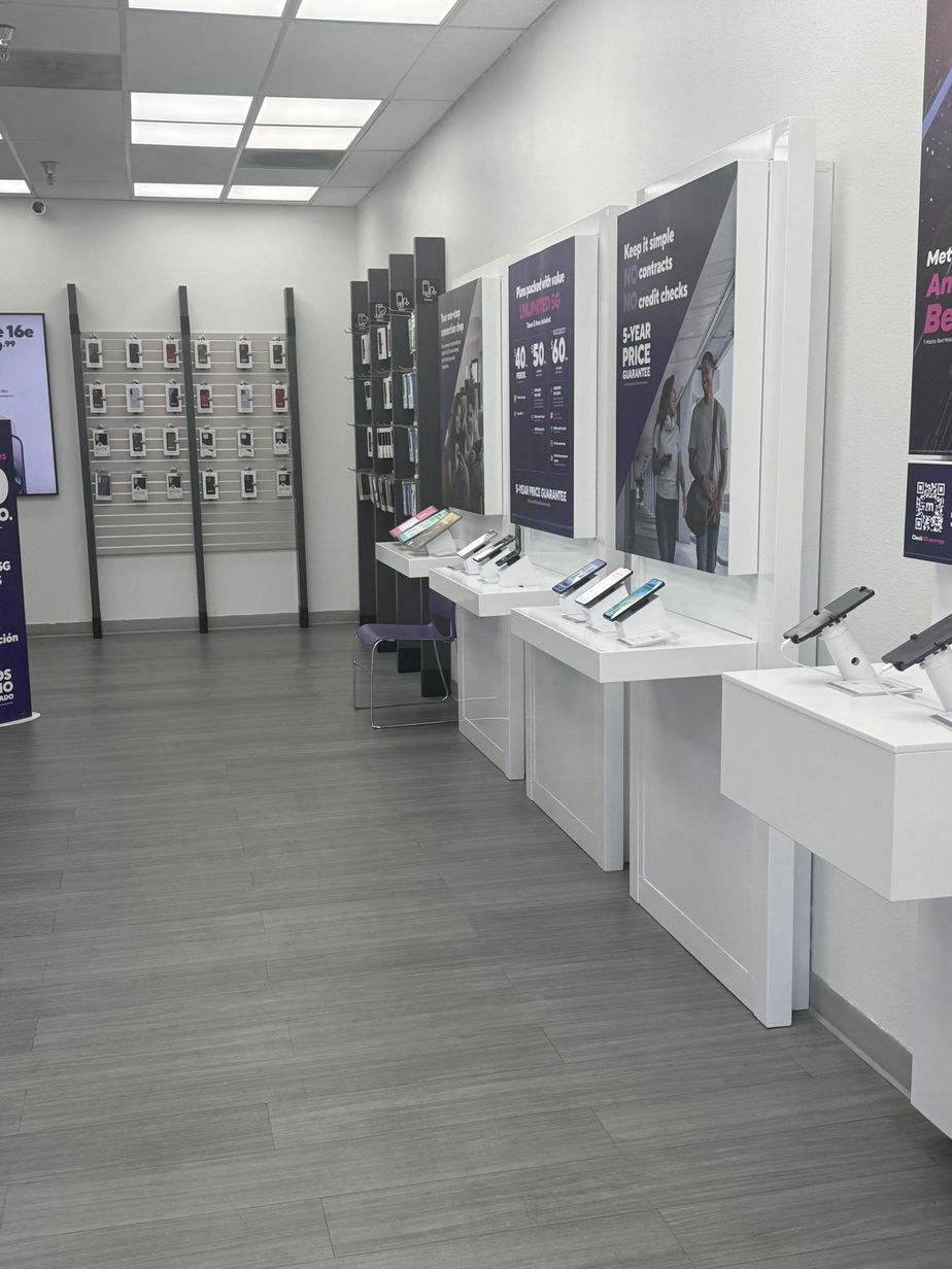 Metro by T-Mobile 1909 S 72nd Street, - 1909 S 72nd Street, 