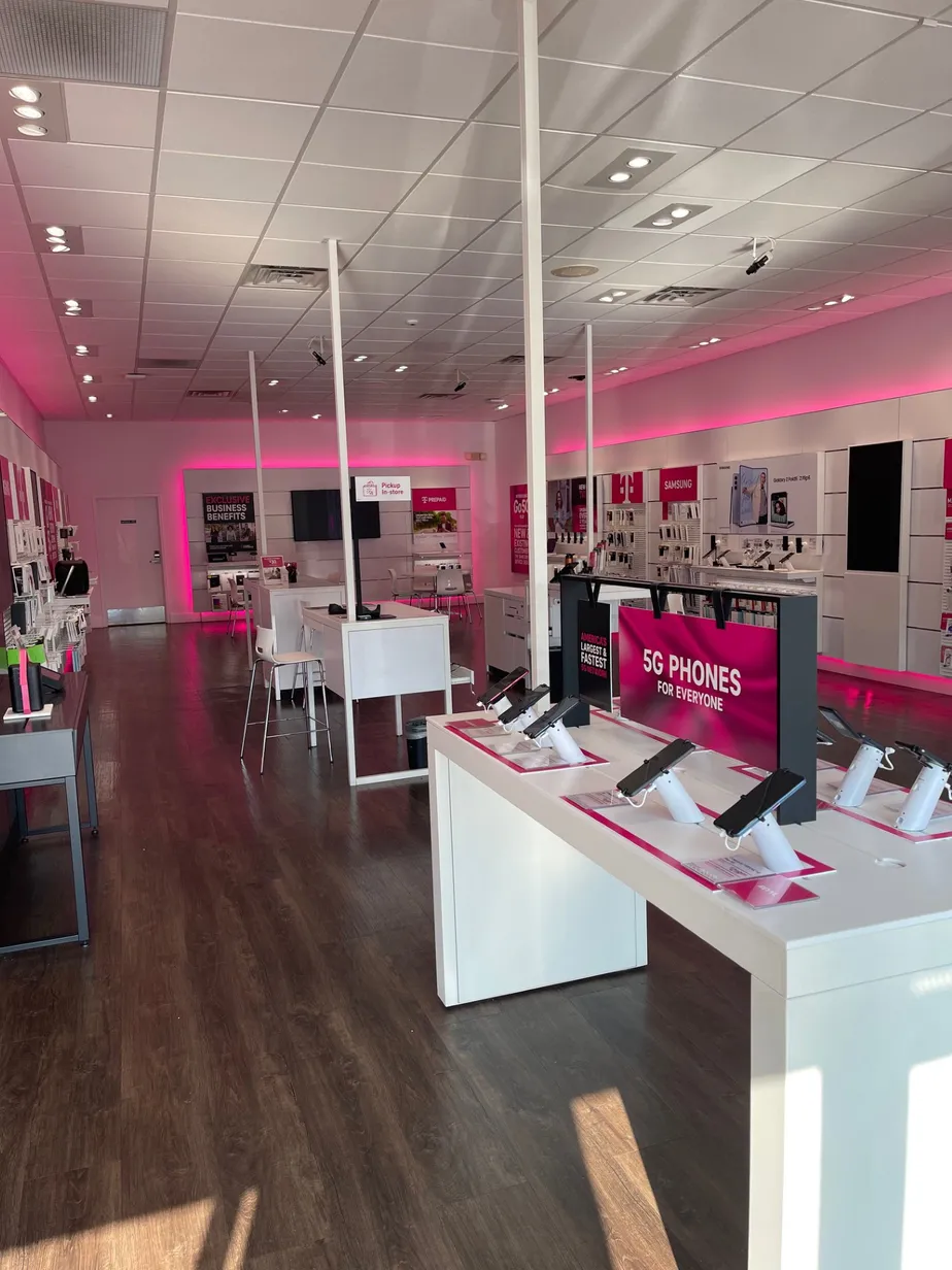  Interior photo of T-Mobile Store at Bald Hill Road & Tollgate, Warwick, RI 