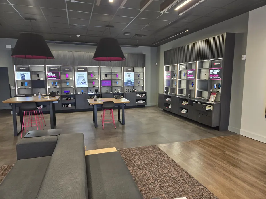  Interior photo of T-Mobile Store at Bethlehem Pike & N Wales Rd, Montgomeryville, PA 