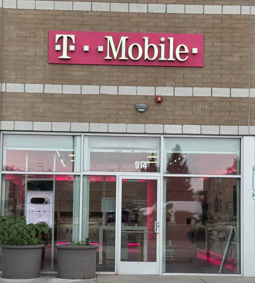 Exterior photo of T-Mobile Store at Route 59 & W Stearns Rd, Bartlett, IL