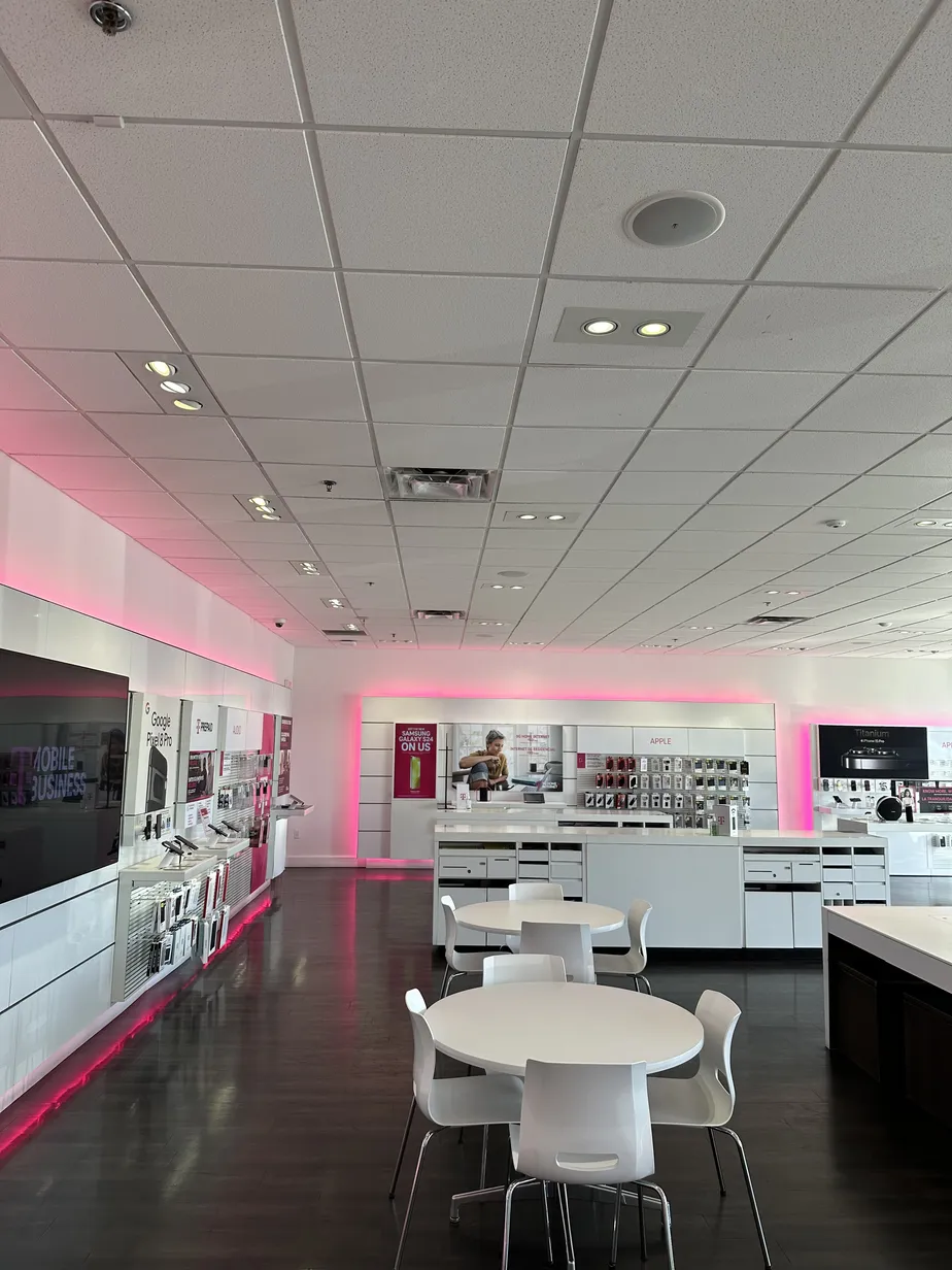  Interior photo of T-Mobile Store at 75th & Mcdowell, Phoenix, AZ 