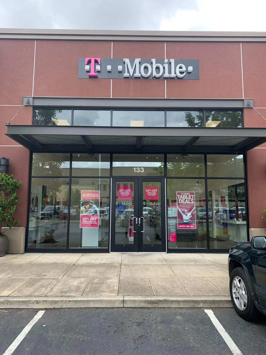 Exterior photo of T-Mobile store at Sw Barrows & Sw 154th, Beaverton, OR