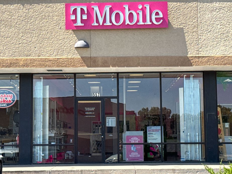 Exterior photo of T-Mobile Store at 8th & Moreno, Colorado Springs, CO