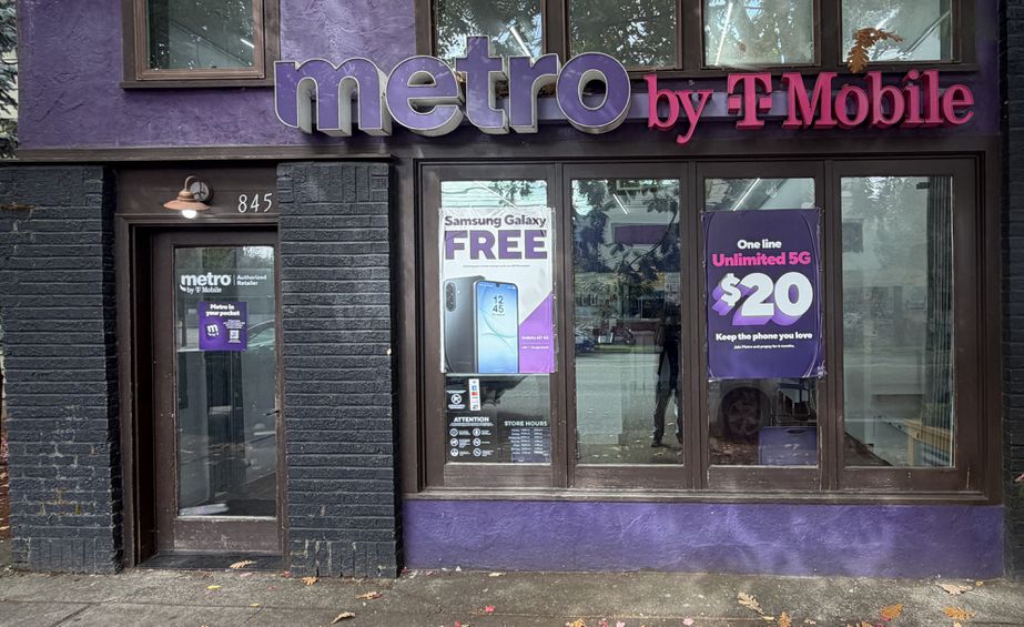 Metro by T-Mobile 845 N Lombard St - 845 N Lombard St