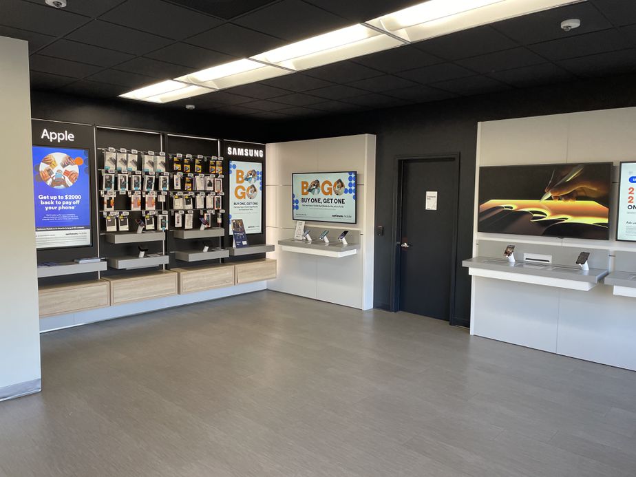  Arkadelphia 8121 Inside Store.jpg 