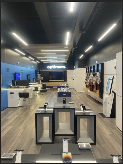  Hunts Point 8496 Inside Store.jpg 