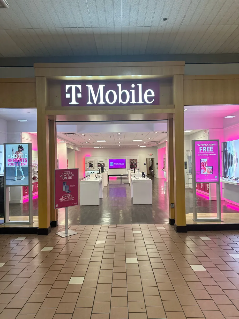  Exterior photo of T-Mobile Store at Laurel Mall, Hazleton, PA 