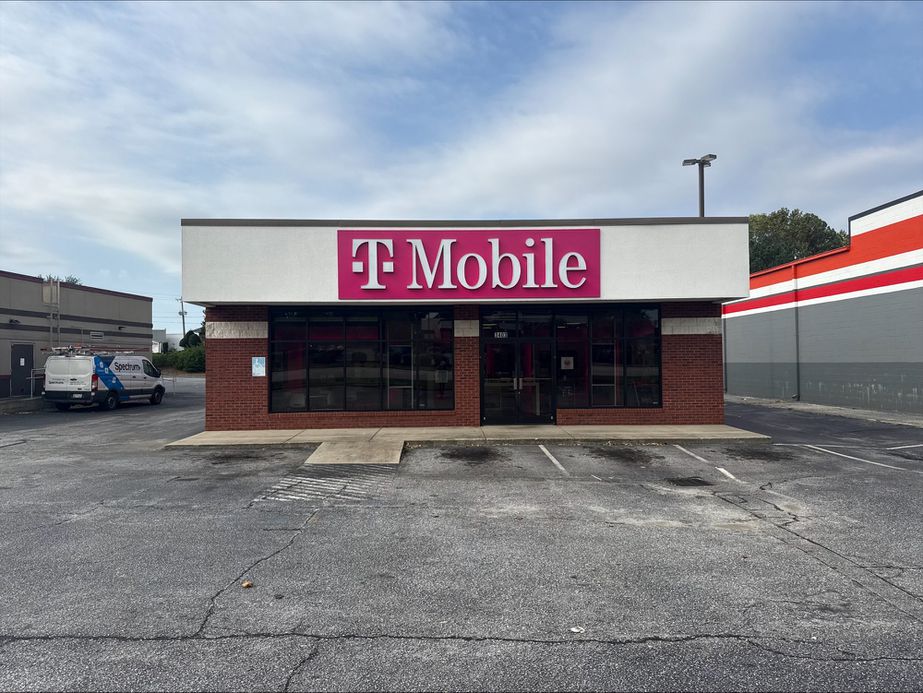 T-Mobile Farr Village