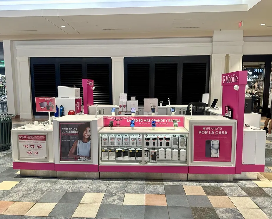  Exterior photo of T-Mobile Store at Plaza Las Americas, San Juan, PR 