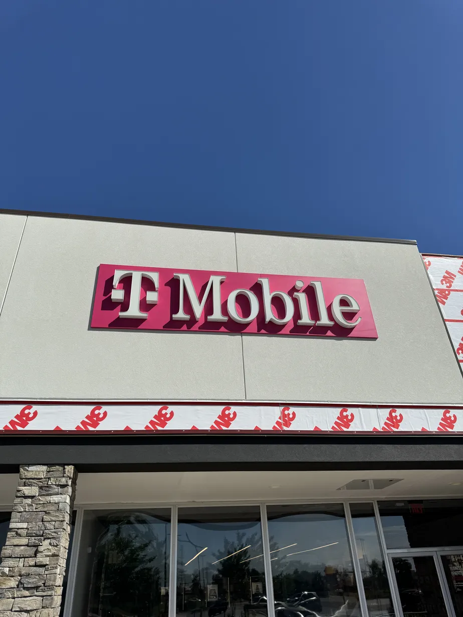  Exterior photo of T-Mobile Store at Prince William & Shoppers Best, Woodbridge, VA 