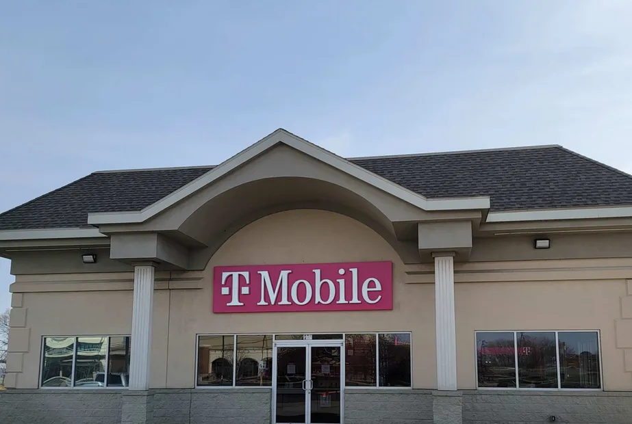 Exterior photo of T-Mobile store at River Rd & Conference Center Dr, East Peoria, IL